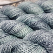 Load image into Gallery viewer, Shiver Lustre DK