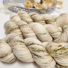 Load image into Gallery viewer, Bouquet Plush Fingering