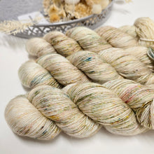 Load image into Gallery viewer, Bouquet Plush DK