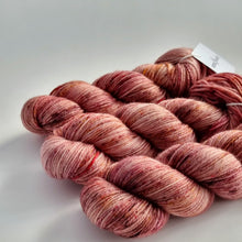 Load image into Gallery viewer, Dazzle Plush DK