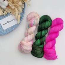 Load image into Gallery viewer, Green Velvet Plush Fingering