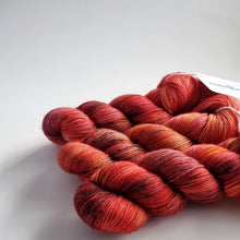 Load image into Gallery viewer, Leaf Jumping Plush Fingering