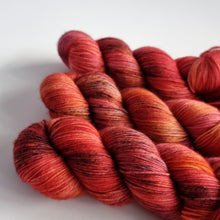 Load image into Gallery viewer, Leaf Jumping Plush Fingering