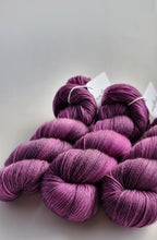 Load image into Gallery viewer, Vibrance Plush Fingering