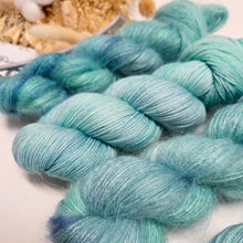 Load image into Gallery viewer, Mermaid's Kiss Plush Fingering