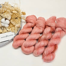 Load image into Gallery viewer, Spice Plush Fingering