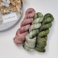 Load image into Gallery viewer, Trimming The Tree Fade Lustre