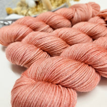 Load image into Gallery viewer, Spice Plush DK
